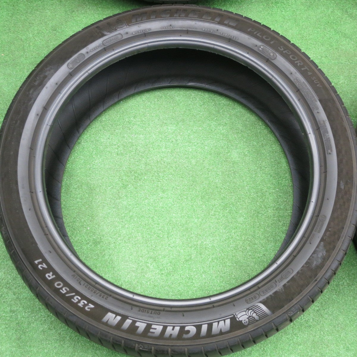 4本価格！23年★235/50R21 ミシュラン パイロットスポーツ4 SUV タイヤ 21インチ レクサス RX 等★6020402NKノタ