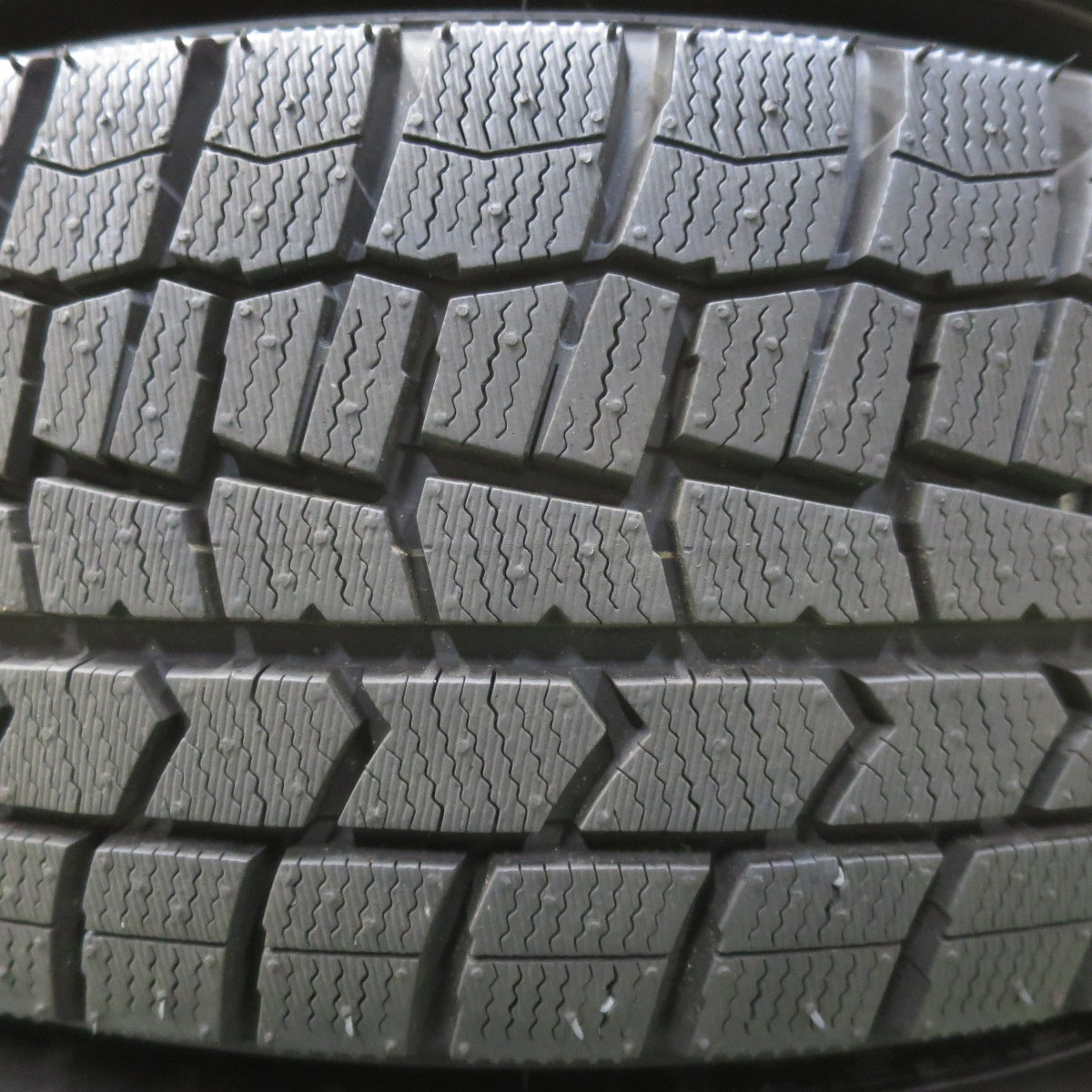 バリ溝！25年！キレイ！ほぼ10分◎プリウス 等 195/65R15 スタッドレス ダンロップ ウインターマックス WM02 ravrion RS01 ラブリオン 15インチ PCD100/5H◎6070803イス