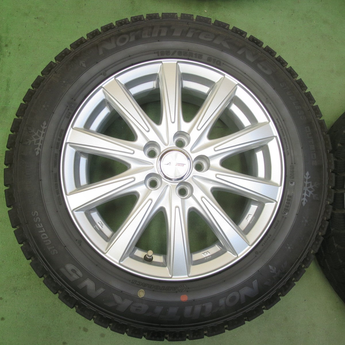 超バリ溝！23年！キレイ！ほぼ10分★プリウス 等 195/65R15 スタッドレス オートバックス ノーストレック N5 JOKER ジョーカー 15インチ PCD100/5H★6060410イス