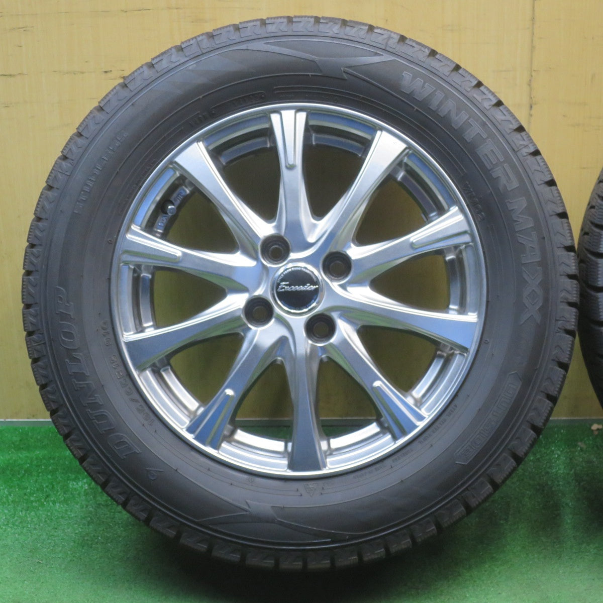 バリ溝！22年！キレイ！9.5分以上★スタッドレス 195/65R15 ダンロップ ウインターマックス WM02 Exceeder エクシーダー 15インチ PCD100/4H★6042403NJス