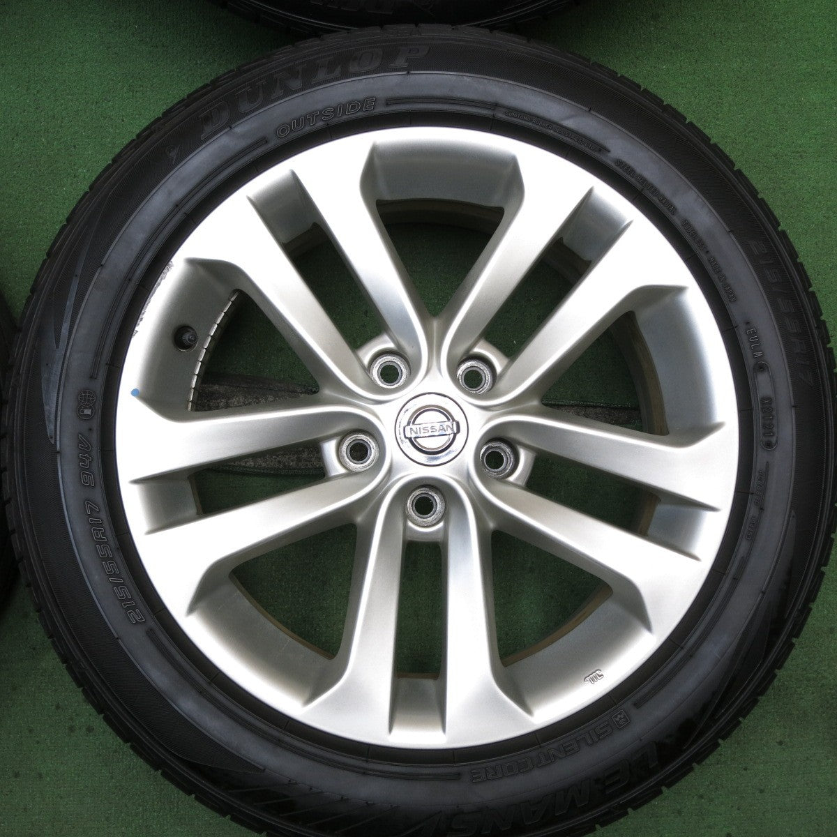 バリ溝！24年！キレイ！9.5分◎日産 ジューク 純正 215/55R17 ダンロップ LE MANS V+ ルマン5+ 17インチ PCD114.3/5H◎6083104KKノ
