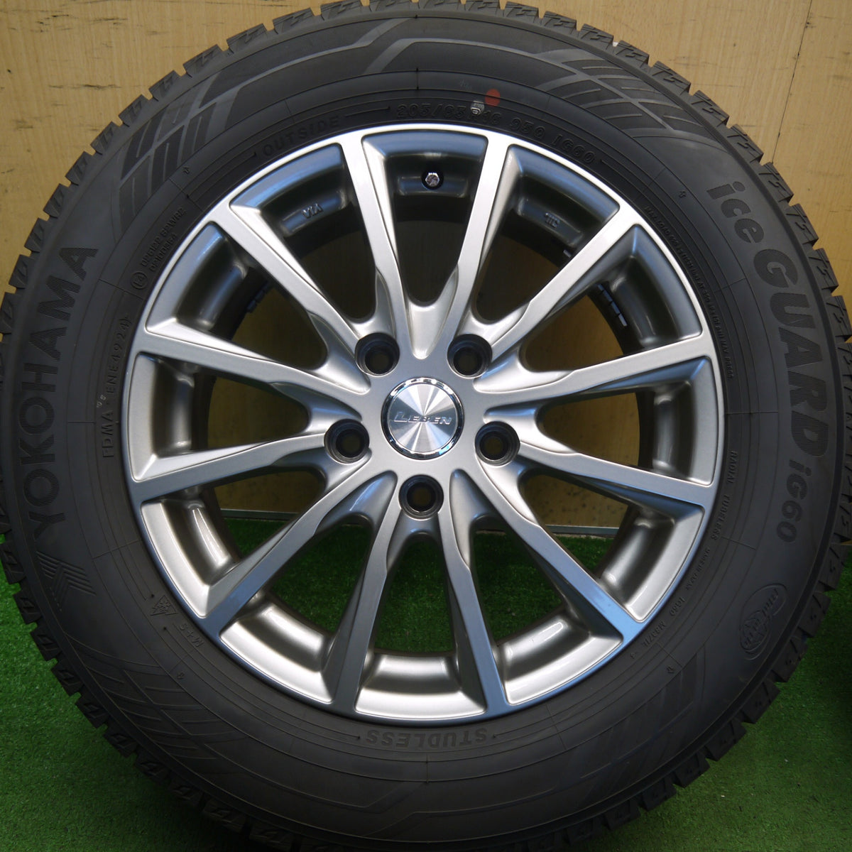 バリ溝！24年！キレイ！9分◎スタッドレス 205/65R16 ヨコハマ アイスガード iG60 LEBEN レーベン 16インチ PCD114.3/5H◎6090703Hス