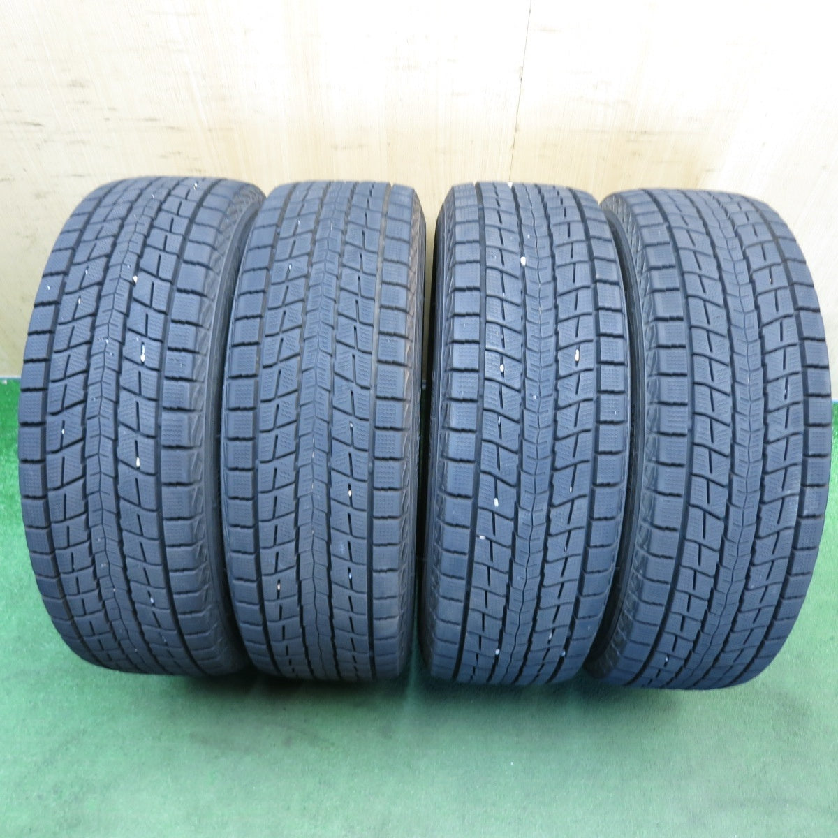バリ溝！23年！9.5分◎スタッドレス 215/60R17 ダンロップ ウインターマックス SJ8 + タイヤ 17インチ C-HR カローラ クロス 等◎6082605KKスタ