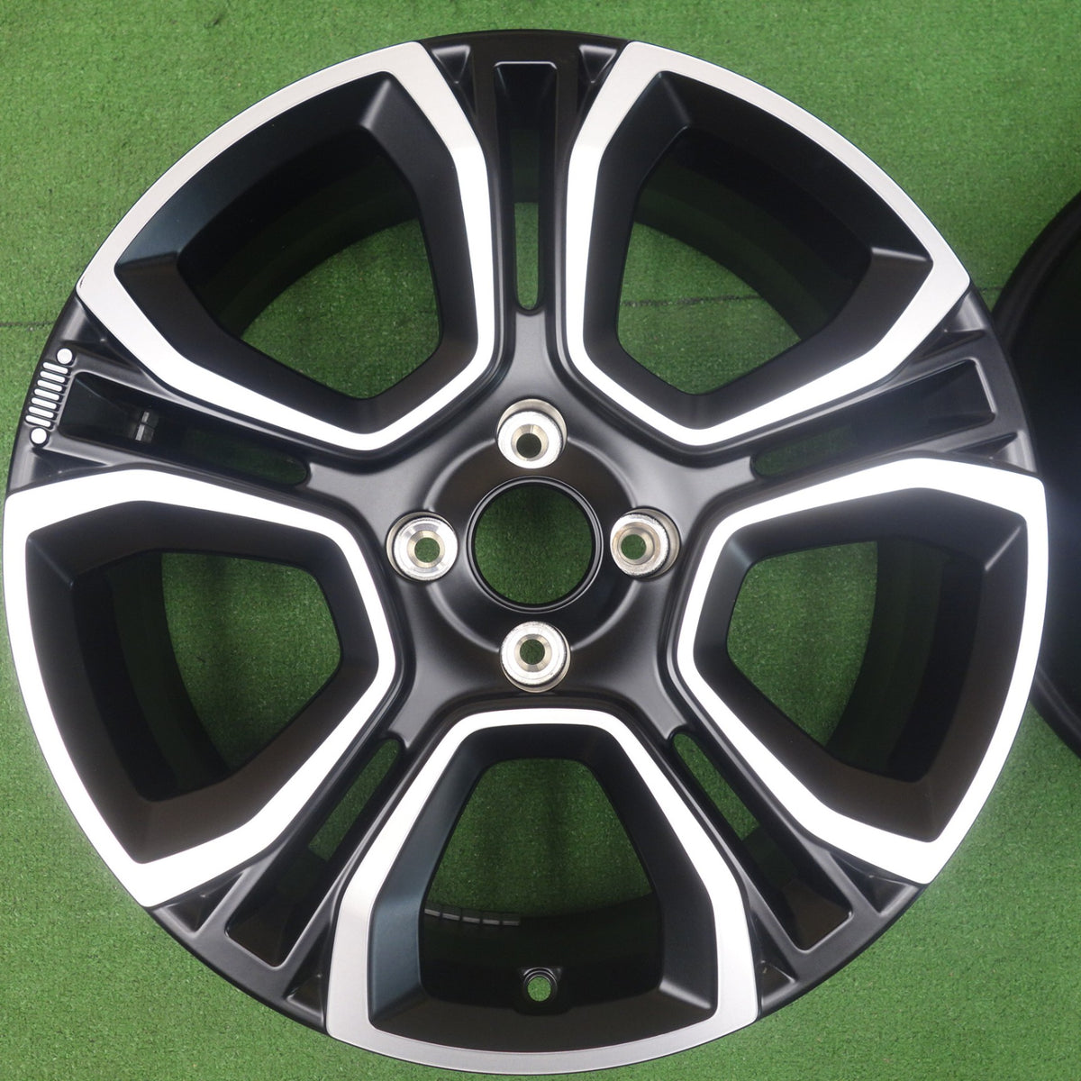 キレイ◎JEEP ジープ アベンジャー 純正 ホイール 18インチ 18×7J PCD108/4H◎6083102KTホ