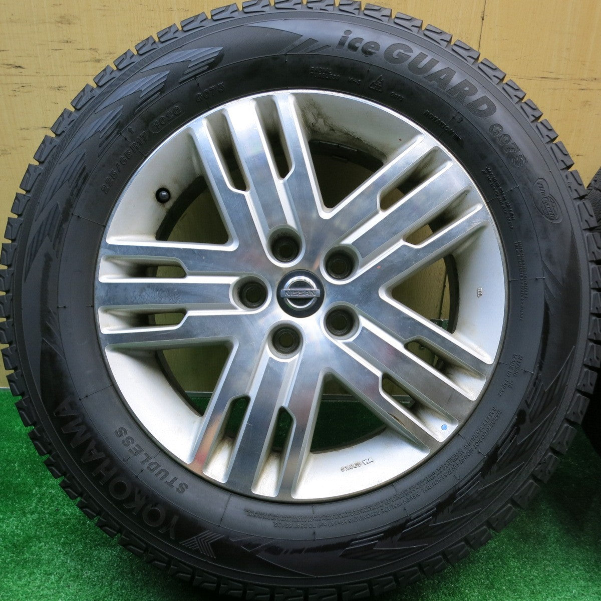 バリ溝！23年！9.5分★日産 プレサージュ AUTECH 純正 225/65R17 スタッドレス ヨコハマ アイスガード G075 オーテック 17インチ PCD114.3/5H★5101803HAス
