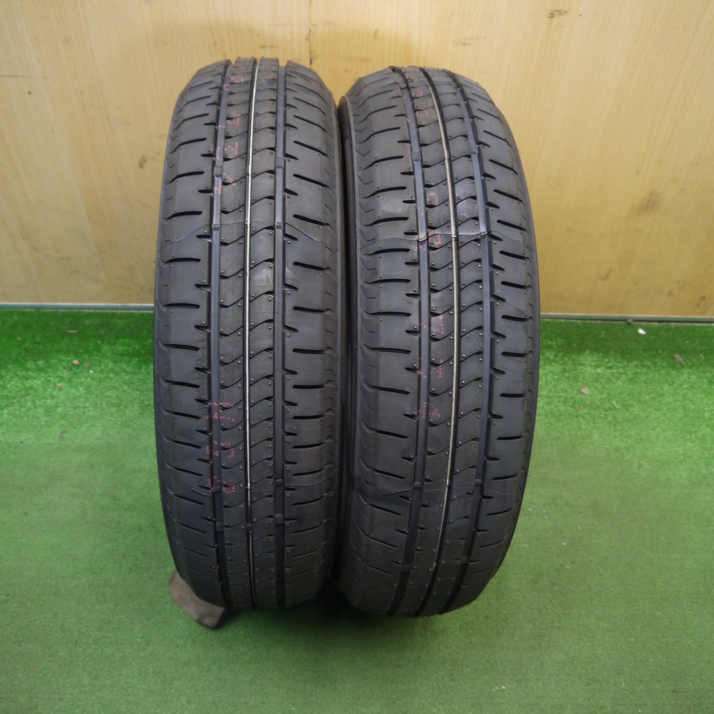 未使用！25年！2本★165/65R15 ブリヂストン NEWNO ニューノ 15インチ タイヤ ソリオ タフト デリカ D:2 等★6050810Hノタ