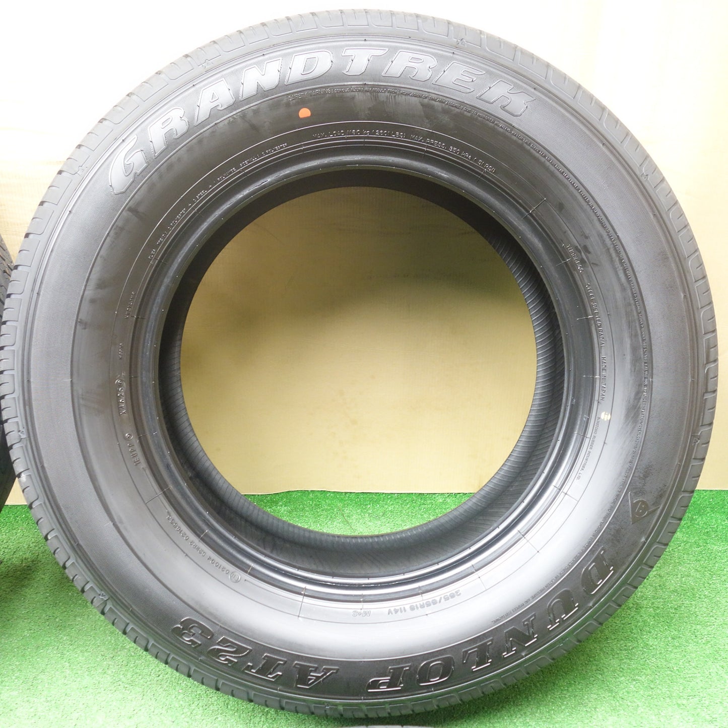 新車外し！25年★265/65R18 ダンロップ AT23 グラントレック タイヤ 18インチ ランクル 250 300 プラド レクサス GX LX 等★6012403KTノタ