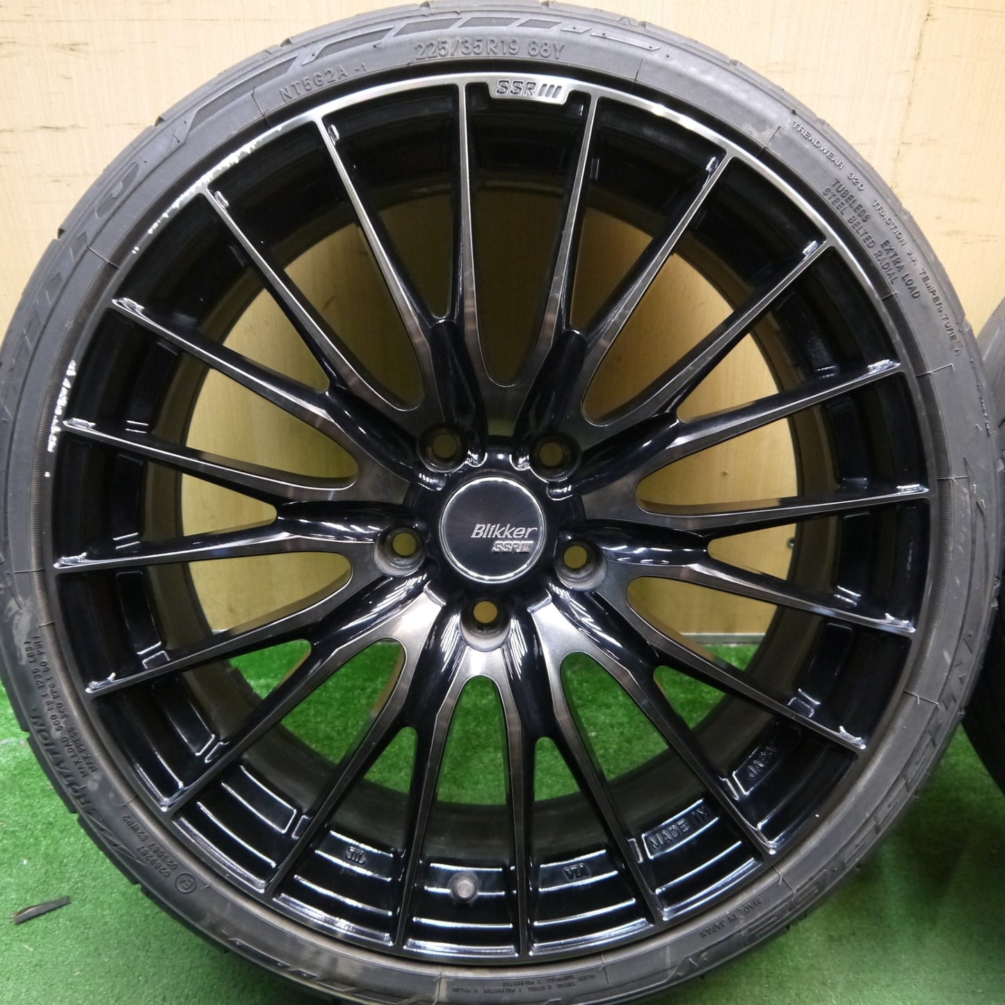 4本価格！22年★SSR Blikker 01F 225/35R19 ニットー NT555 G2 19インチ ブリッカー PCD114.3/5H★5100302Hノ