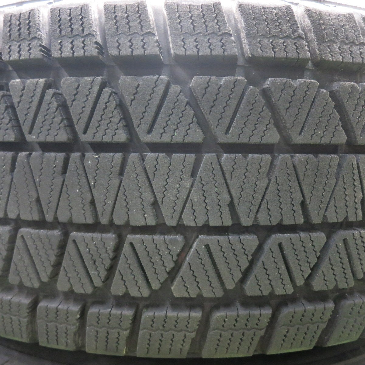 [送料無料] バリ溝！22年！9分★スタッドレス 265/65R17 ブリヂストン ブリザック DM-V3 MAD CROSS XD-7 マッドクロス PCD139.7/6H★4103101HAス
