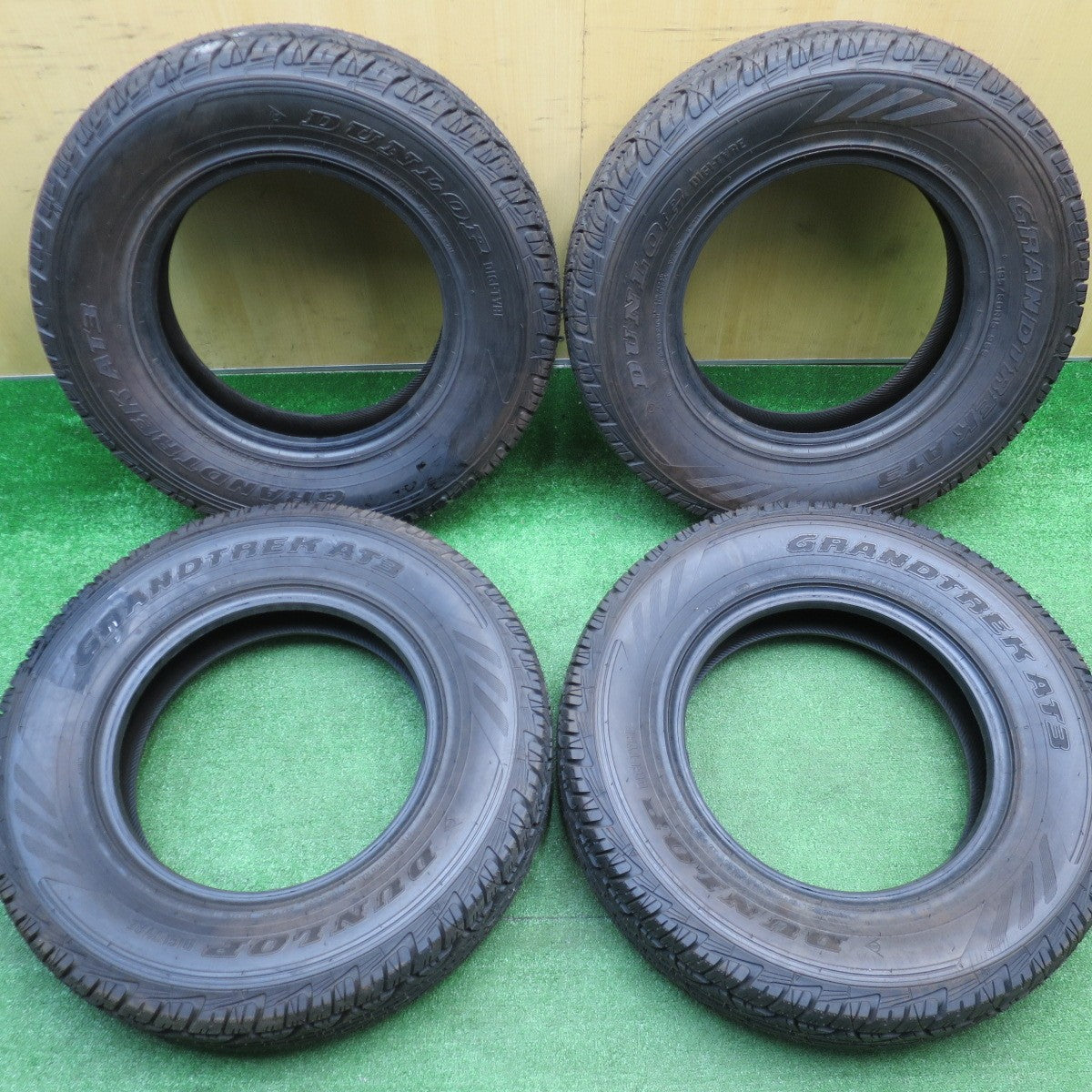 未使用！21年★195/80R15 ダンロップ グラントレック AT3 タイヤ 15インチ ハイエース キャラバン 等★5110508NJスタ