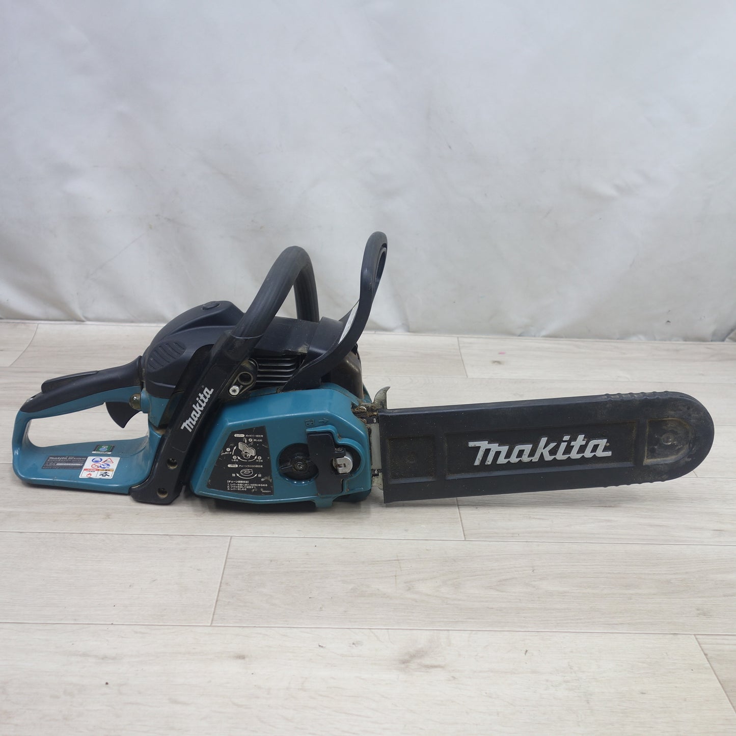 [送料無料] ◆マキタ エンジン チェーンソー MEA3201M 切断機 チェンソー 排気量 32.0cm3 makita◆