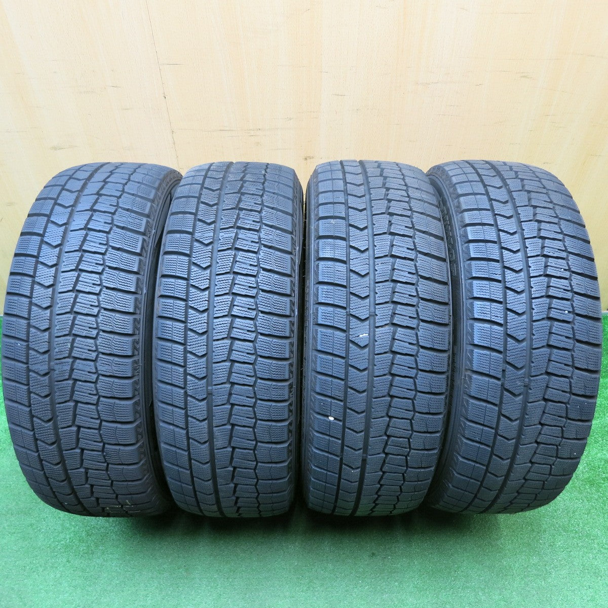 バリ溝！24年！キレイ！9.5分以上★スタッドレス 225/50R18 ダンロップ ウインターマックス WM02 ECO FORME SE-10 エコフォルム 18インチ PCD114.3/5H★5112508HAス