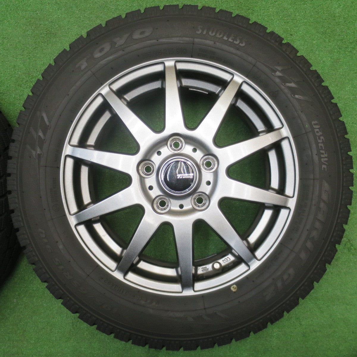 バリ溝！22年！キレイ！9.5分★スタッドレス 195/65R15 トーヨー オブザーブ ガリット GIZ Ti WHEELS 15インチ PCD114.3/5H★5111902NJス