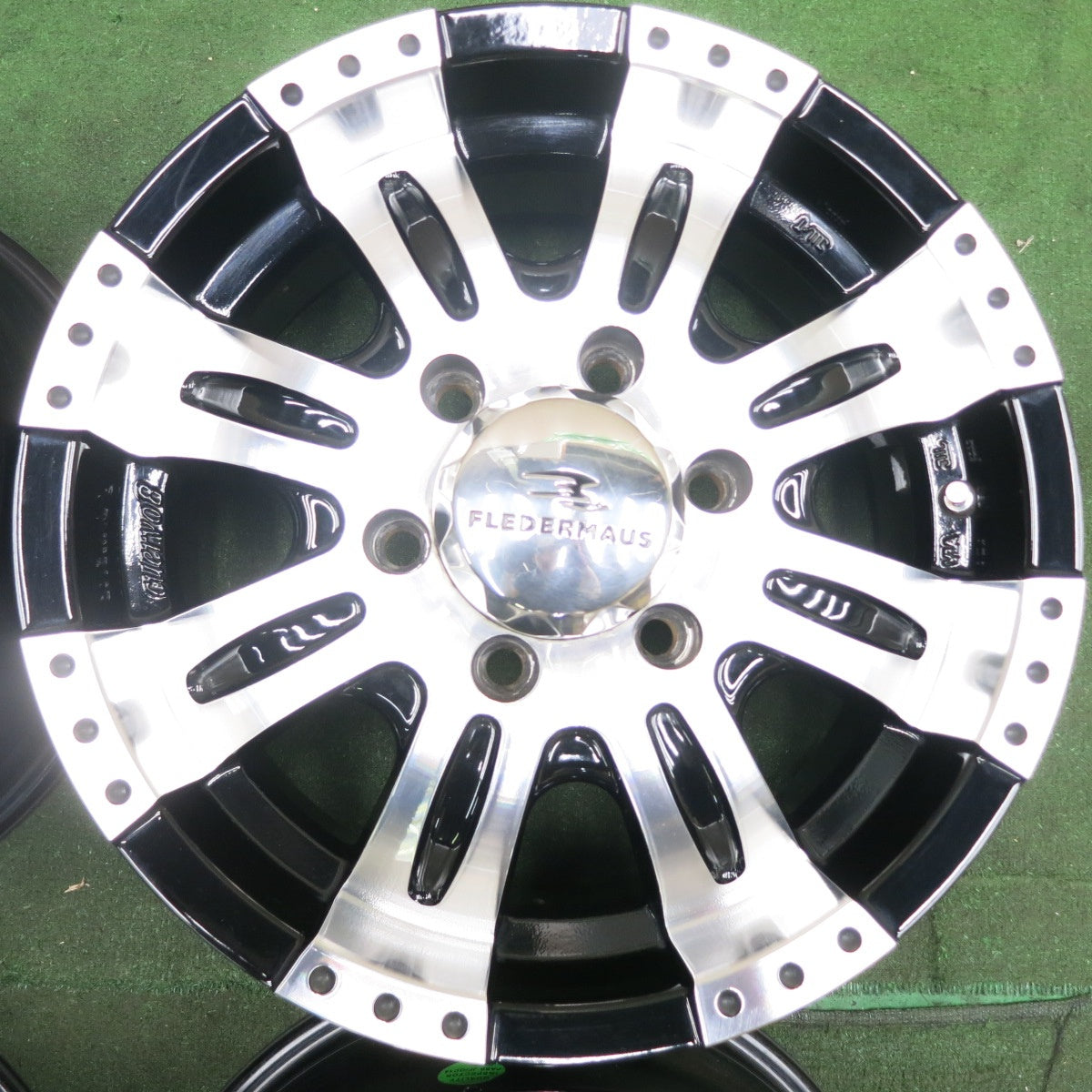 フレダーマウス クエルボ8 7.5J-16 6穴139.7 +32 TOYO H20 215/65R16 4