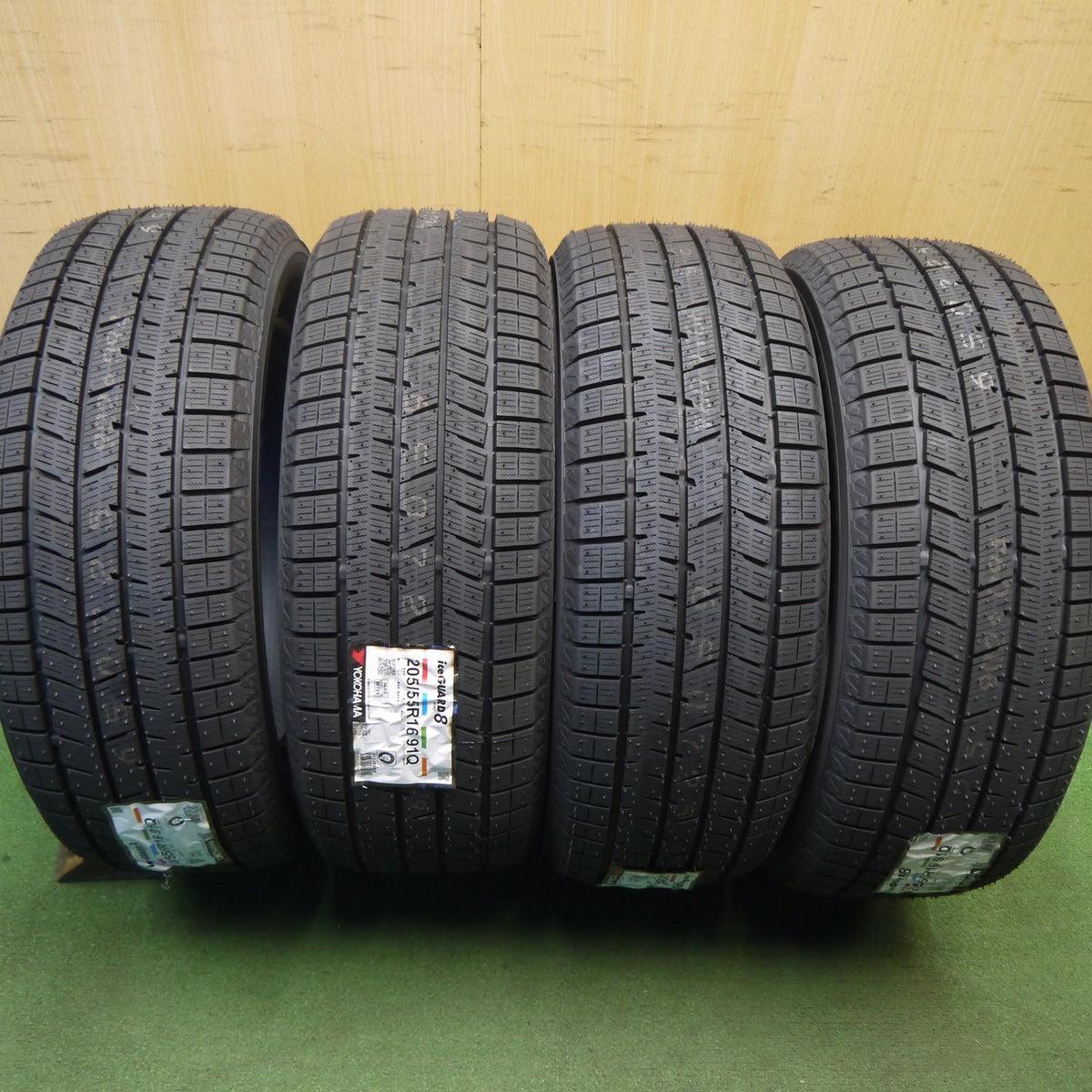 未使用！25年◎スタッドレス 205/55R16 ヨコハマ アイスガード iG80 E+ タイヤ 16インチ ノア ヴォクシー リーフ インプレッサ 等◎6100903Hスタ