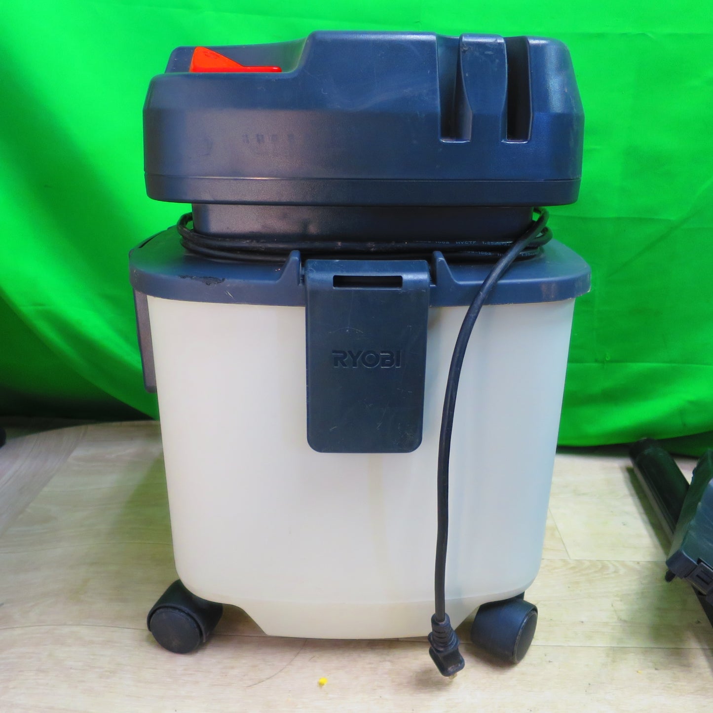 [送料無料] ☆RYOBI リョービ 集じん機 VC-1100 乾湿両用 掃除機 集塵機 乾燥15L 液体12L☆