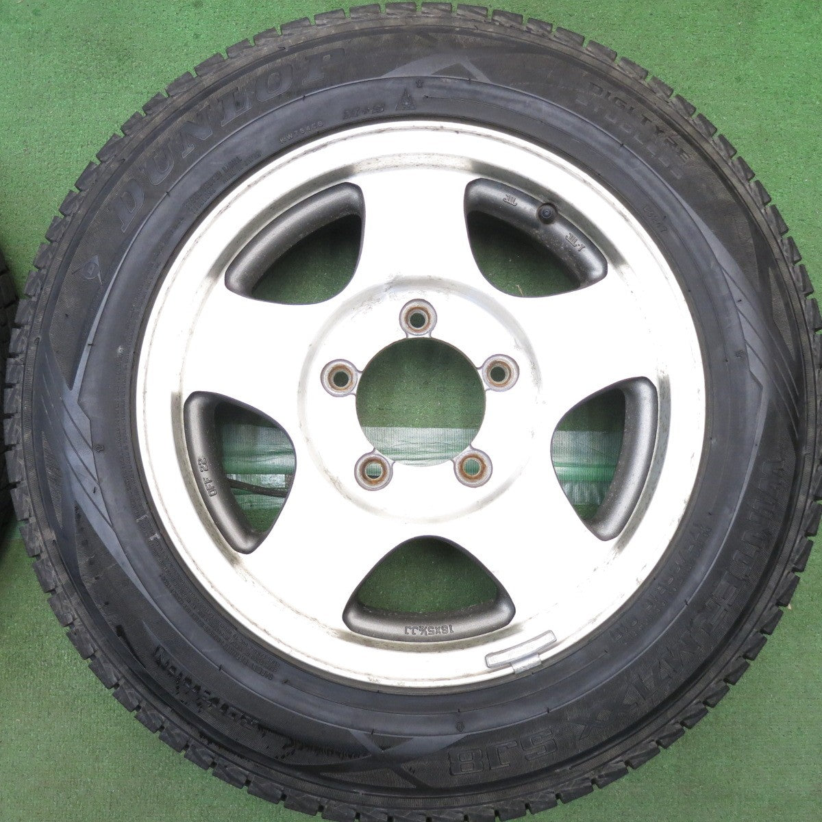 バリ溝！9.5分◎スズキ JA11 ジムニー 純正 175/80R16 スタッドレス ダンロップ ウインターマックス SJ8 16インチ PCD139.7/5H◎6100405HAス