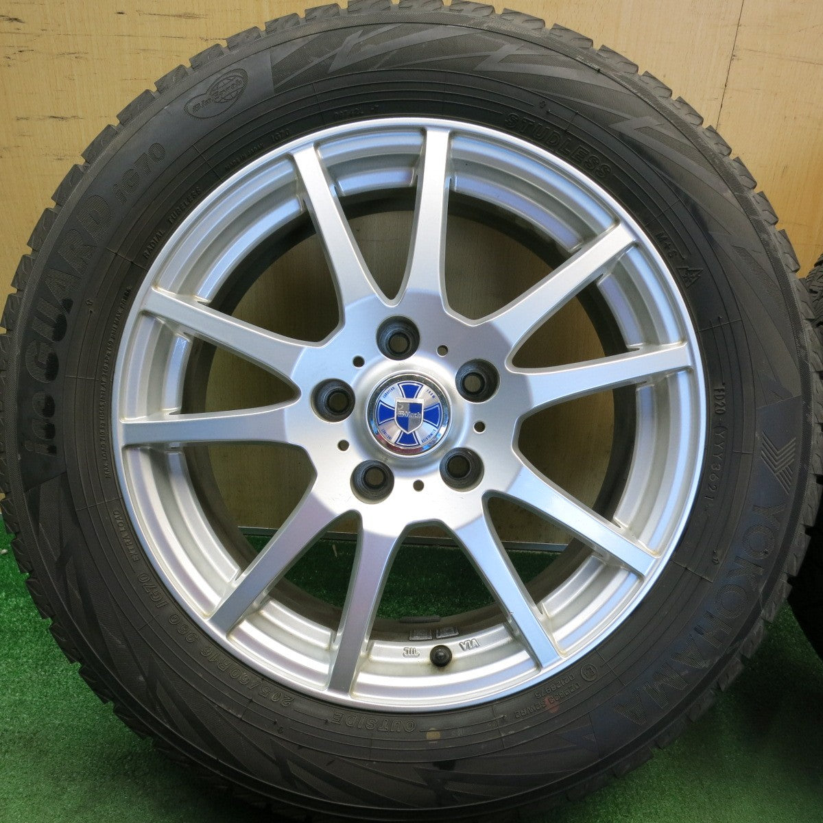 バリ溝！9.5分★スタッドレス 205/60R16 ヨコハマ アイスガード iG70 GMach 16インチ PCD114.3/5H★6060402HAス