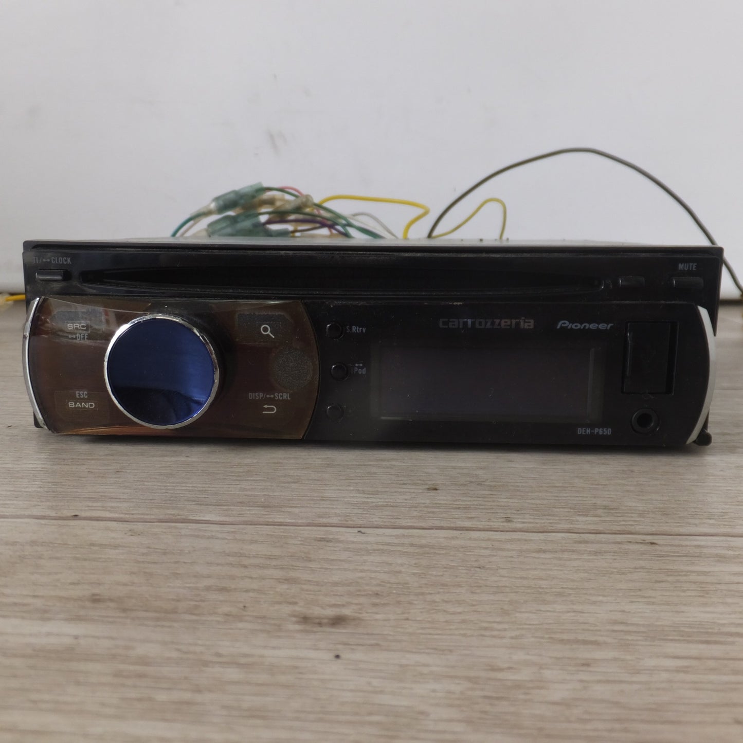 [送料無料] ★カロッツェリア carozzeria カーオーディオ 1Dメインユニット DEH-P650[50]★