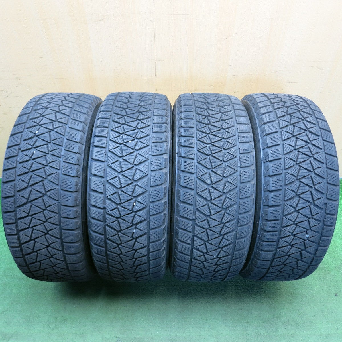 キレイ★KEELER FORCE 265/60R18 スタッドレス ブリヂストン ブリザック DM-V2 キーラーフォース 18インチ PCD139.7/6H★6052801HAス