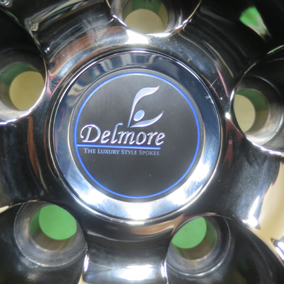 センサー付！バリ溝！22年！キレイ！9.5分★レクサス 等 Delmore 245/50R19 スタッドレス ブリヂストン ブリザック VRX3 デルモア 19インチ PCD120/5H★5042506イス