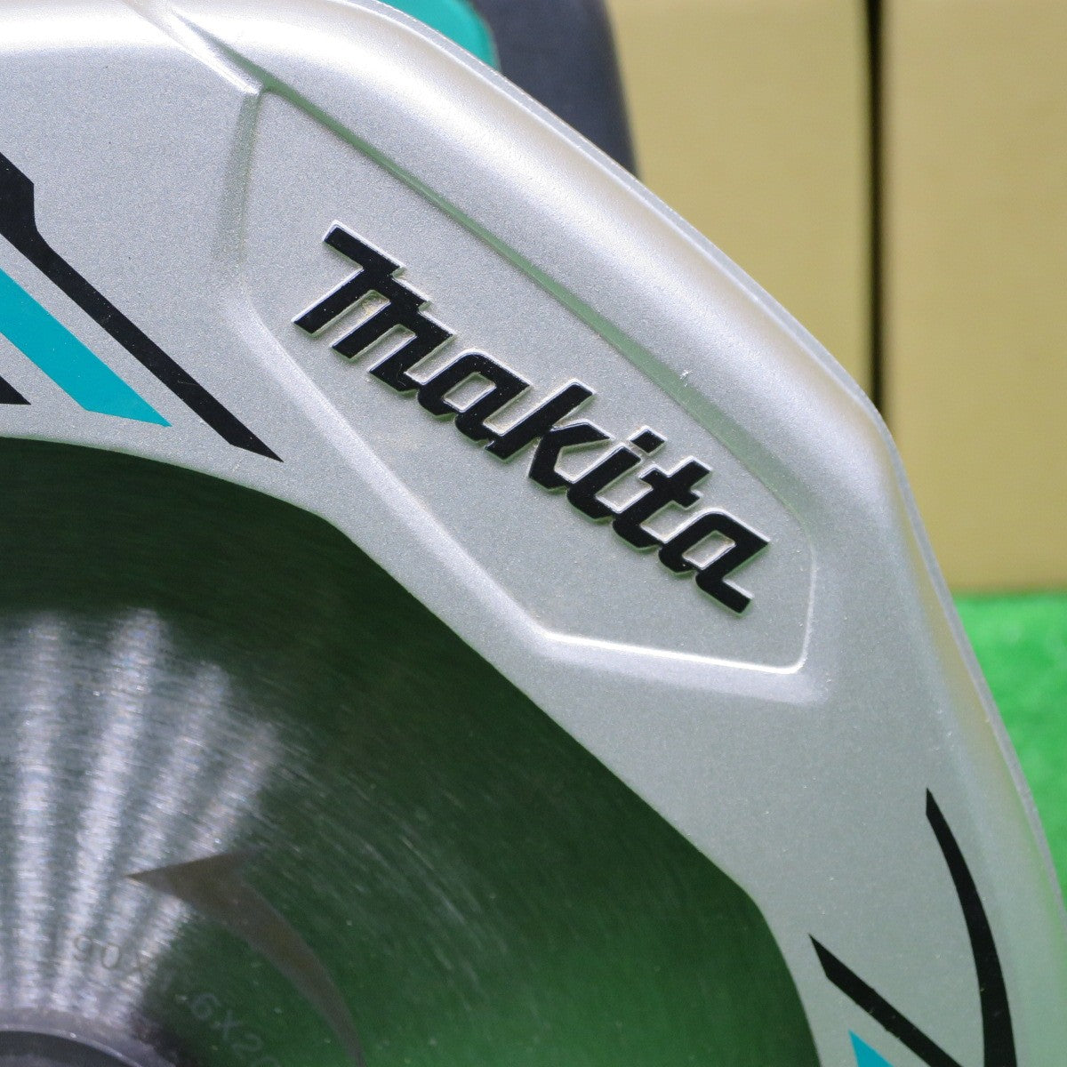 [送料無料] ◆マキタ 電気 190mm マルノコ M585 電動 工具 切断 機  丸のこ 丸ノコ 丸鋸 DIY Makita◆