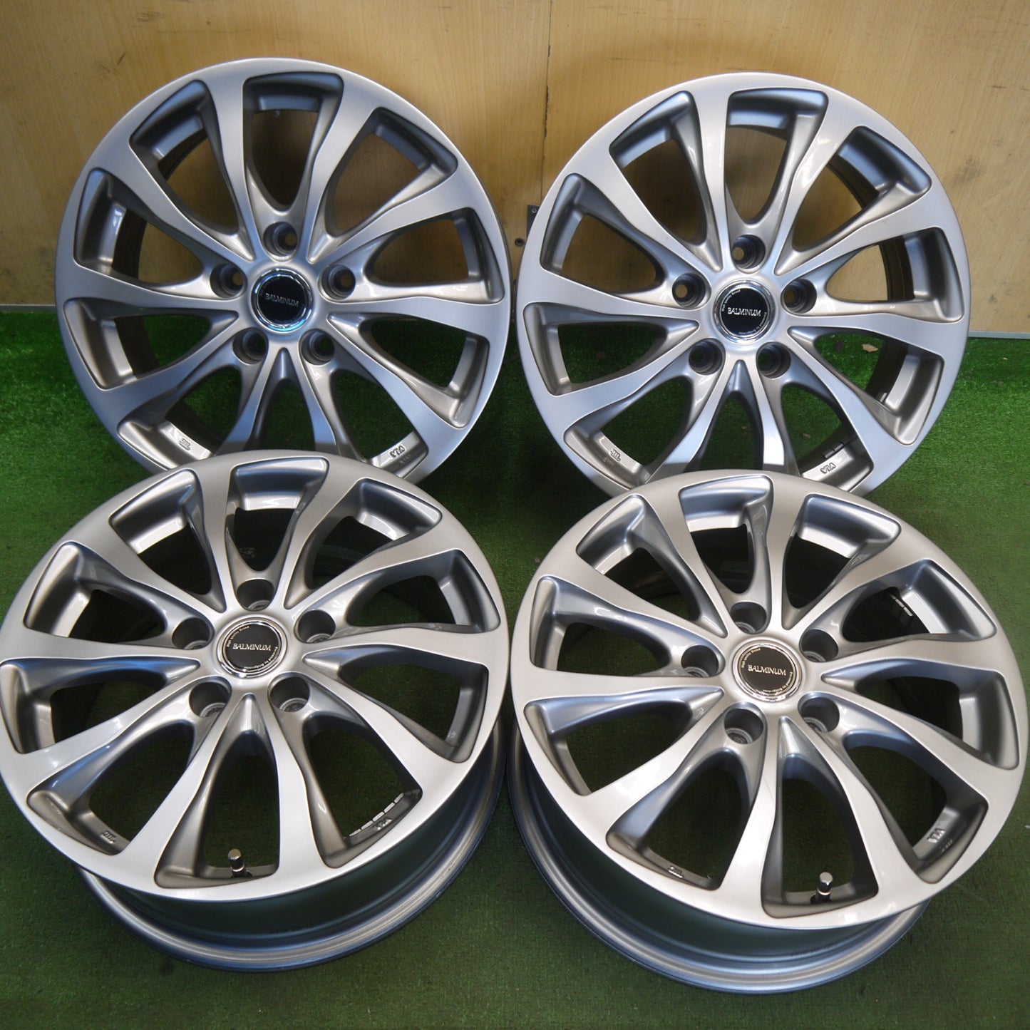 キレイ★BALMINUM TR10 バルミナ 16インチ 16×6.5J PCD114.3/5H★6061710Hホ