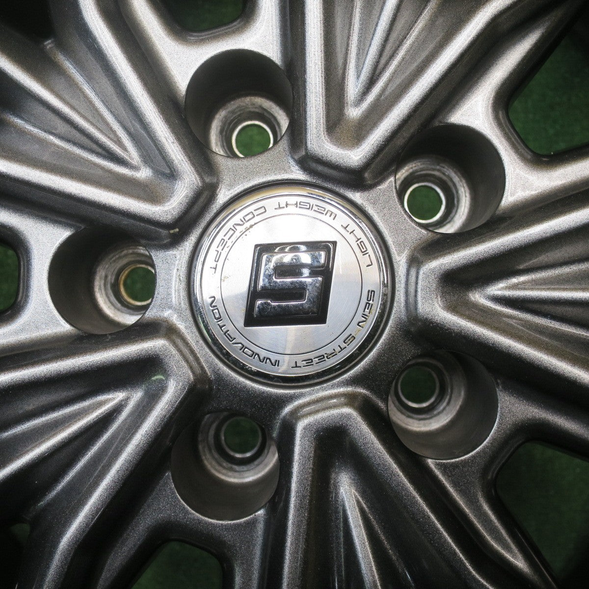 バリ溝！キレイ！9.5分以上★スタッドレス 225/65R17 ダンロップ ウインターマックス SJ8 SEIN DW1432 SD03 AME ザイン 17インチ PCD114.3/5H★5112503NJス