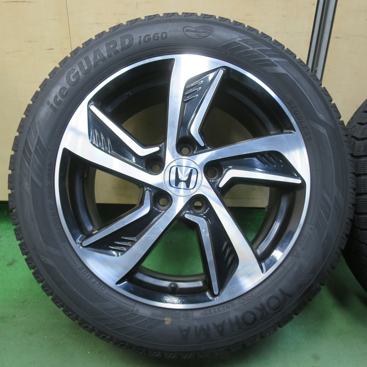 バリ溝！9.5分★ホンダ RC1 オデッセイ アブソルート 純正 215/55R17 スタッドレス ヨコハマ アイスガード iG60 17インチ PCD114.3/5H★6022107イス