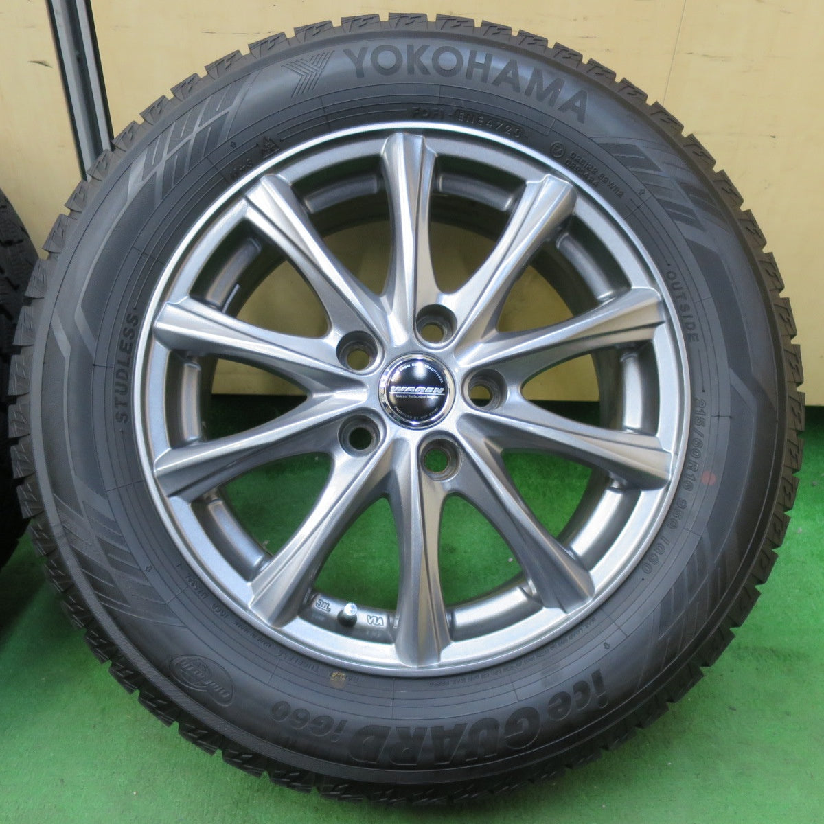 [送料無料] バリ溝！23年！9.5分★スタッドレス 215/60R16 ヨコハマ アイスガード iG60 WAREN ヴァーレン 16インチ PCD114.3/5H★4110802イス