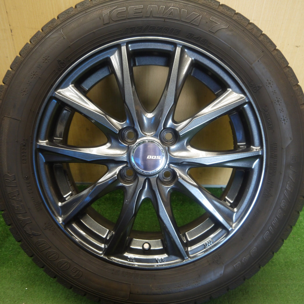 バリ溝！22年！キレイ！9.5分◎スタッドレス 175/65R15 グッドイヤー アイスナビ7 D.O.S. DOS 15インチ PCD100/4H◎6081901Hス