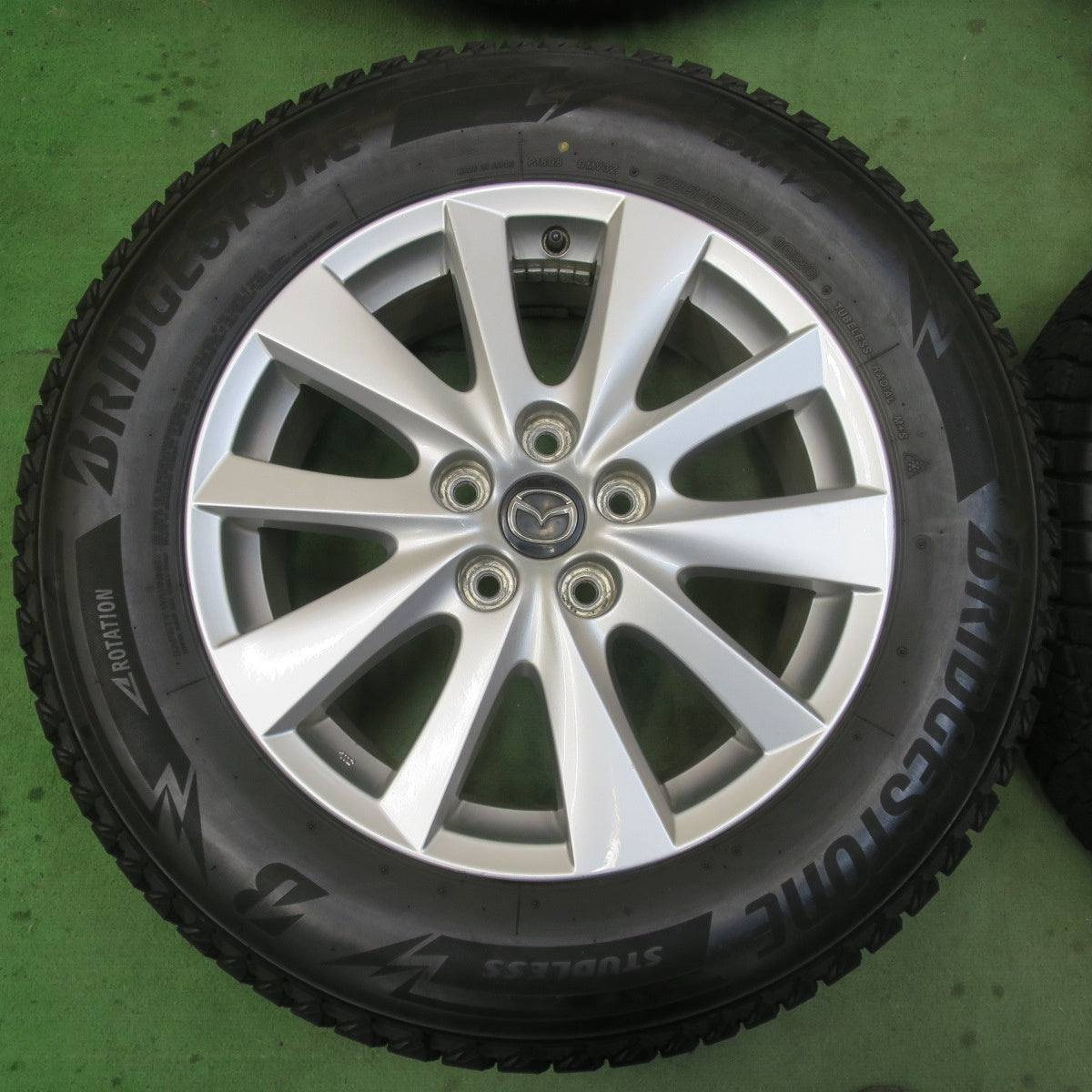 バリ溝！キレイ！9.5分★マツダ CX-5 純正 225/65R17 スタッドレス ブリヂストン ブリザック DM-V3 CX5 17インチ PCD114.3/5H★6021703イス