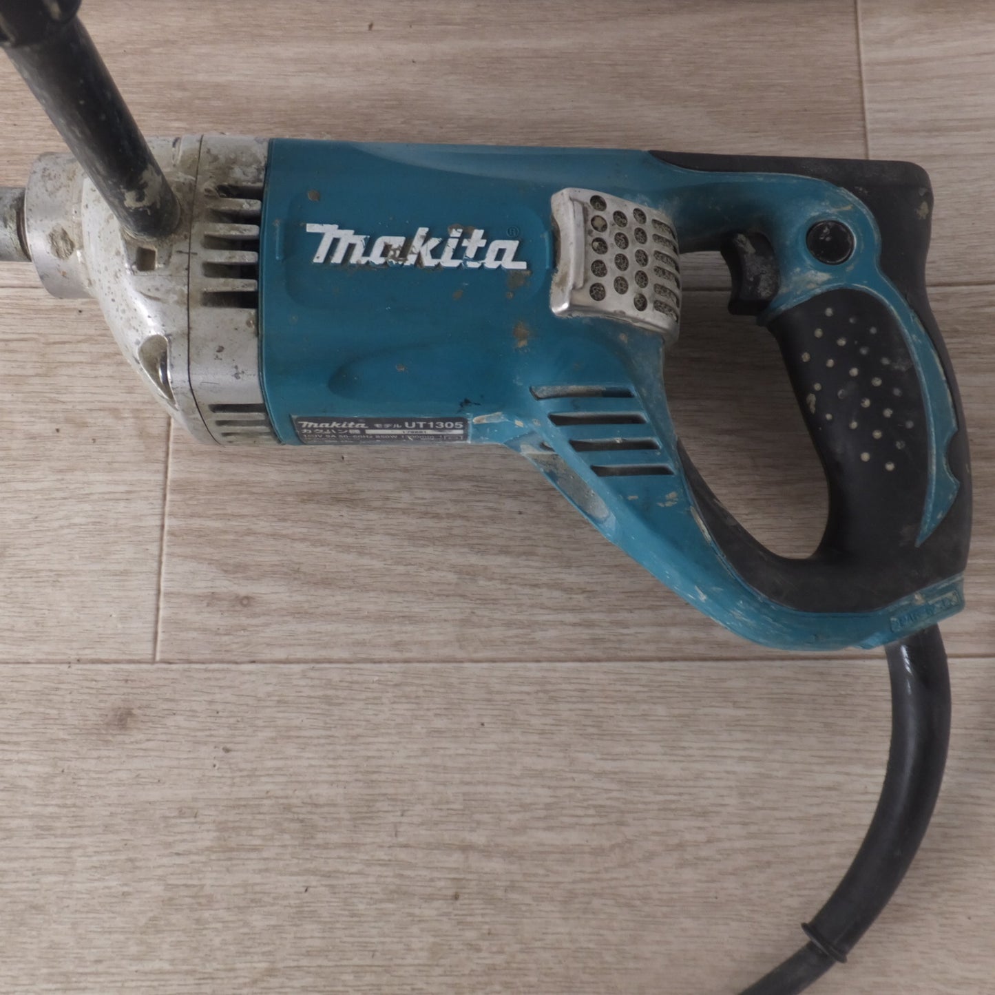 [送料無料] ★マキタ makita カクハン機 UT1305　100V 9A 50-60Hz 850W★