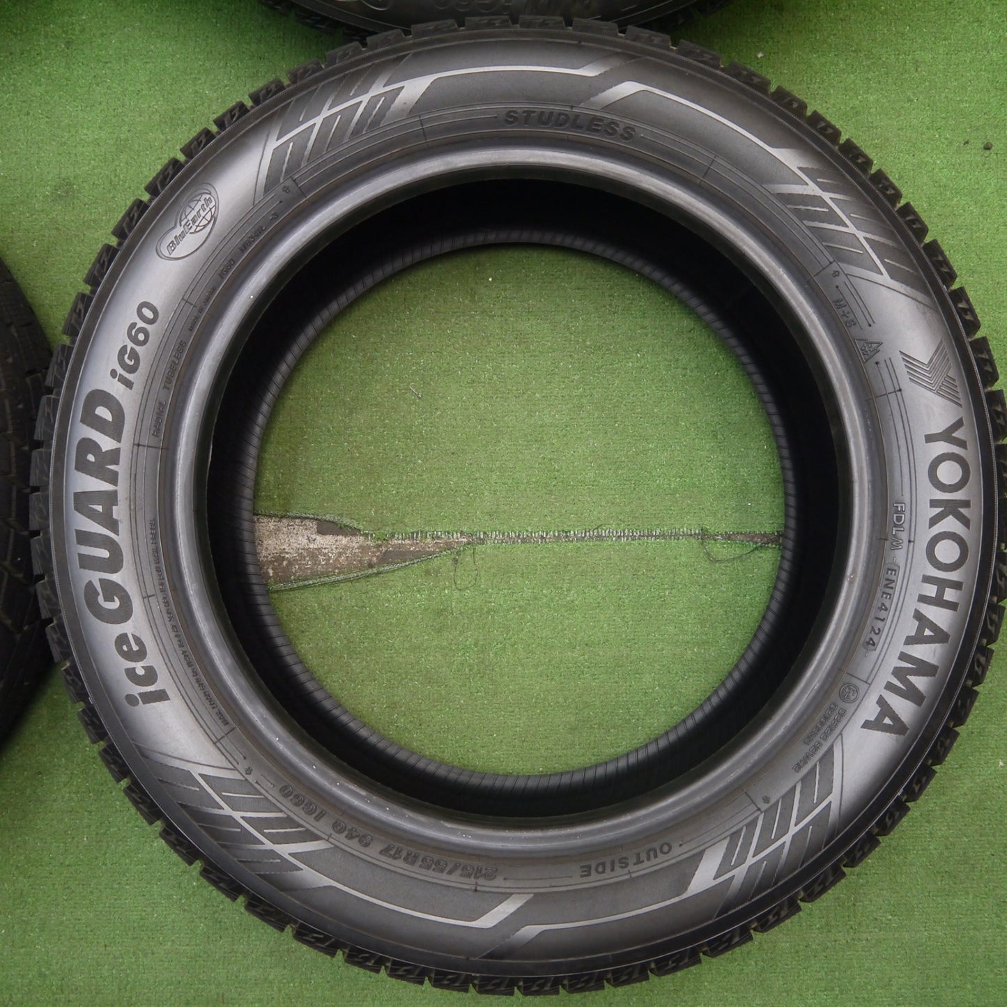 バリ溝！24年！ほぼ10分★スタッドレス 215/55R17 ヨコハマ アイスガード iG60 タイヤ 17インチ ヴェゼル オデッセイ カムリ クラウン 等★5061105KKスタ