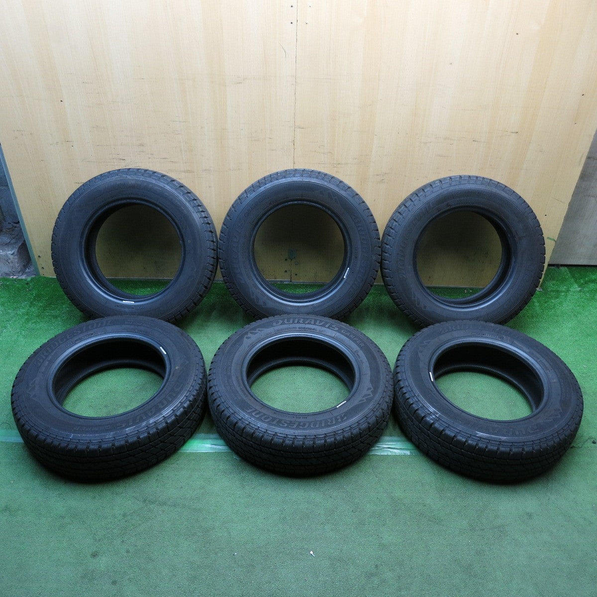 ほぼ未使用！23年！6本◎キャンピングカー 専用 タイヤ 195/70R15 106/104L ブリヂストン デュラビス キャンパー DURAVIS CAMPER 15インチ◎6092105KKノタ