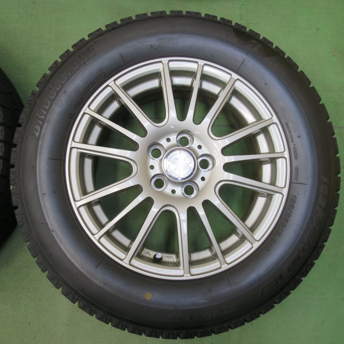 ほぼ未使用！22年！キレイ★プリウス 等 195/65R15 スタッドレス ブリヂストン アイスパートナー2 ravrion selzer ラブリオン 15インチ PCD100/5H★5111101イス