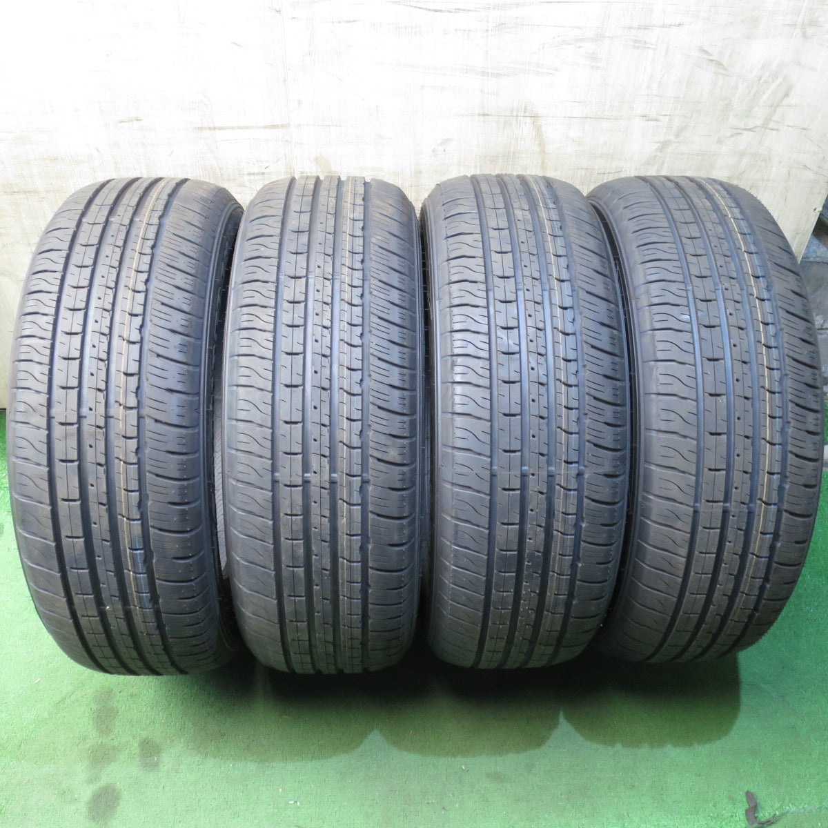 *送料無料* 新車外し！23年★LX ランクル 265/55R20 ダンロップ グラントレック PT5A タイヤ 20インチ レクサス ★4041004クノタ