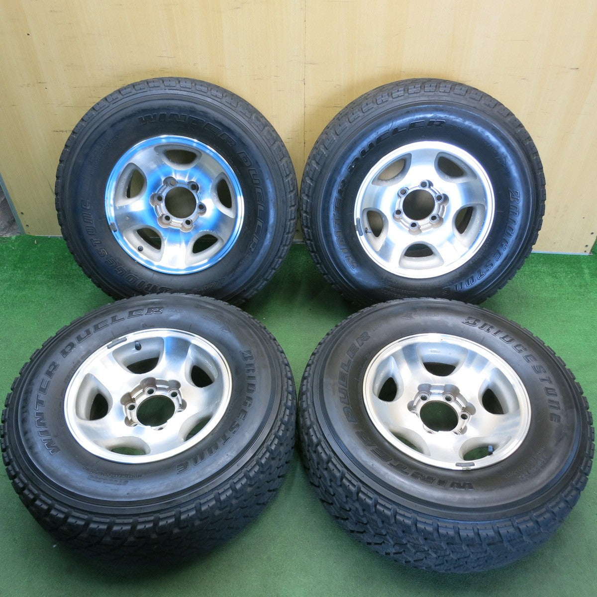 バリ溝！26年！9.5分◎トヨタ ランクル 80 純正 275/70R16 スタッドレス ブリヂストン ウインター デューラー DM-01 16インチ PCD139.7/6H◎6061807HAス