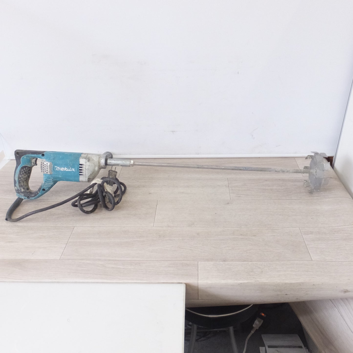 [送料無料] ★マキタ makita カクハン機 UT1305　100V 9A 50-60Hz 850W★