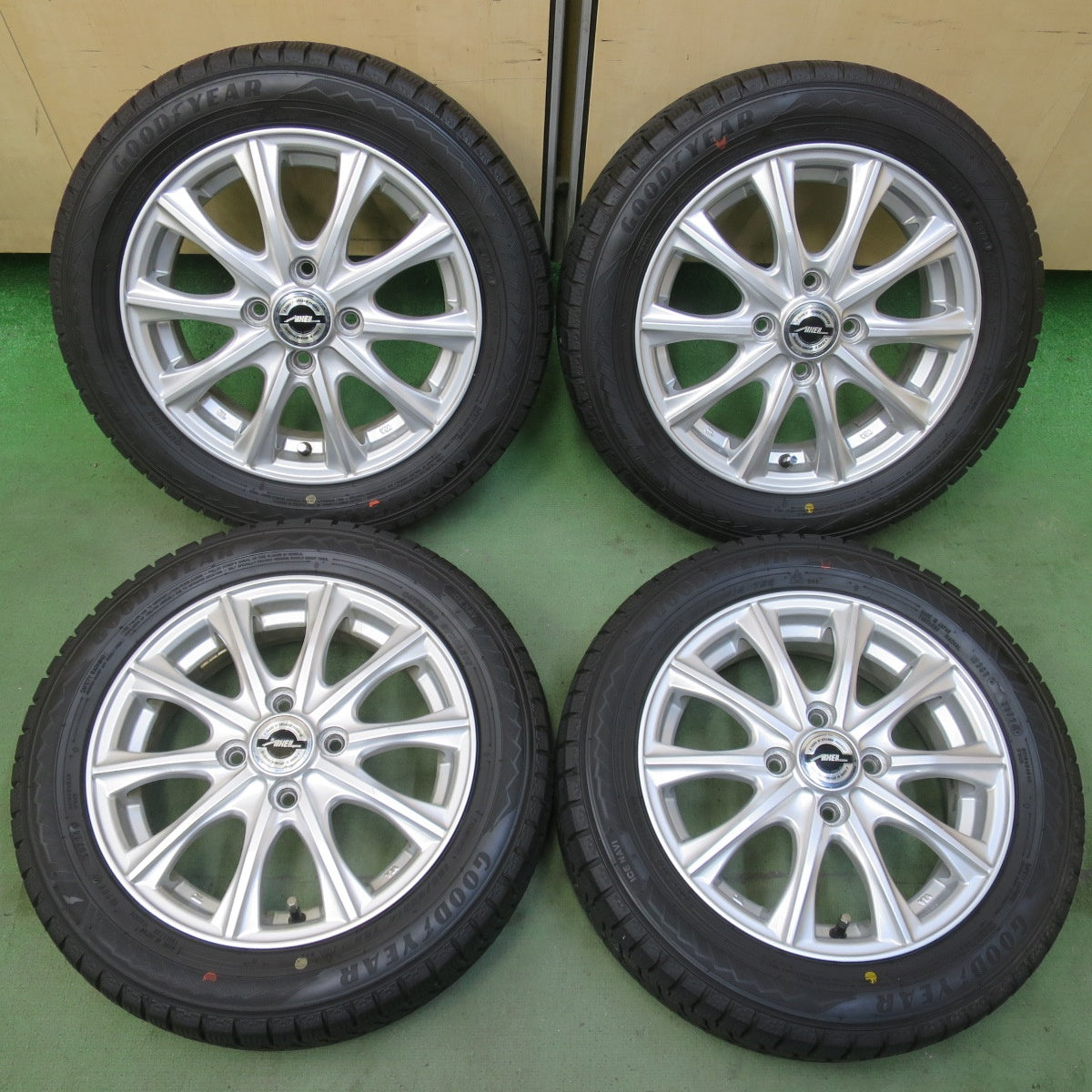 バリ溝！24年！8.5分◎スタッドレス 155/65R14 グッドイヤー アイスナビ8 AXEL アクセル 14インチ PCD100/4H◎6100902イス