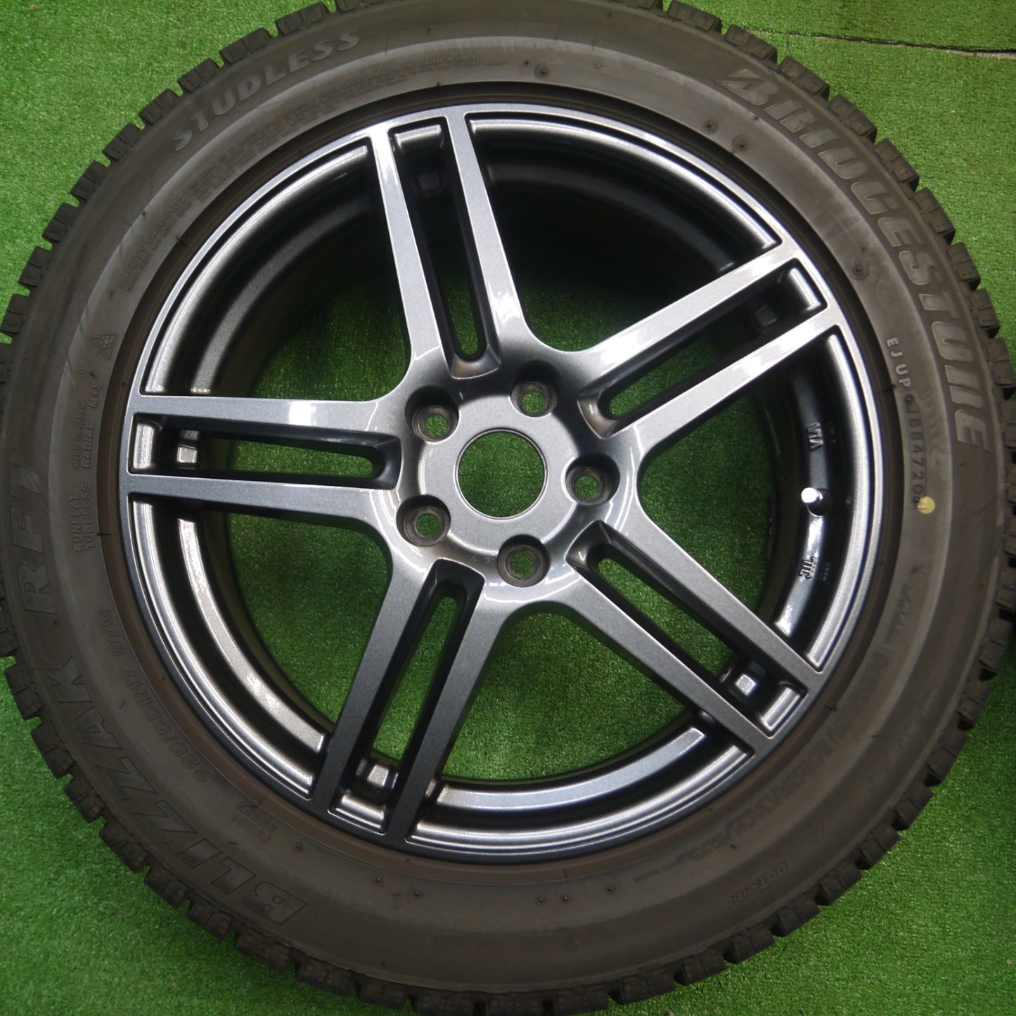 [送料無料] バリ溝！20年！キレイ！9.5分★BMW等 Euro design 225/55R17 スタッドレス ブリヂストン ブリザック RFT ユーロデザイン 17インチ PCD112/5H★4112706Hス
