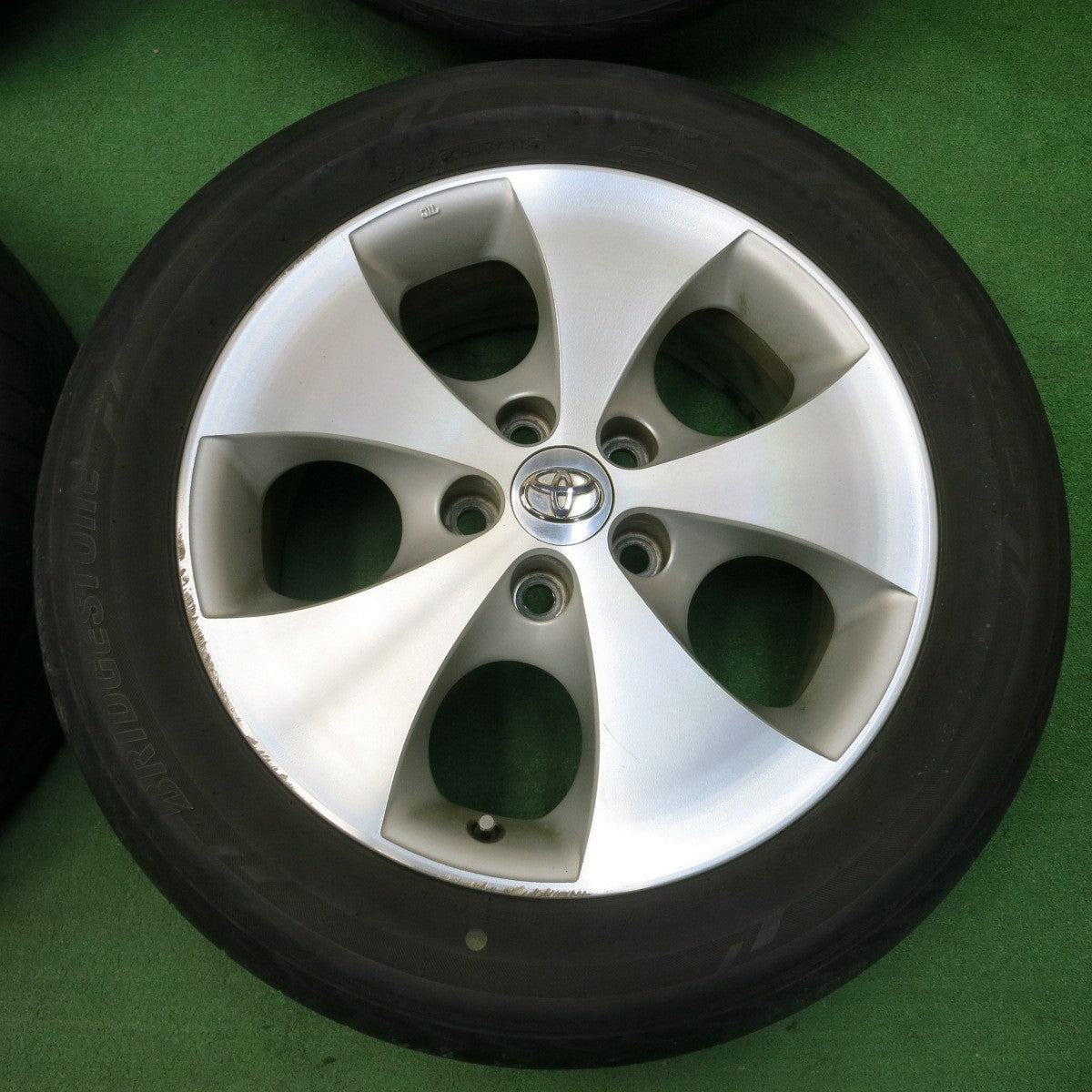 *送料無料* 4本価格★トヨタ 10系 アルファード 純正 225/55R17 ブリヂストン LUFT RV2 17インチ PCD114.3/5H★4033004イノ