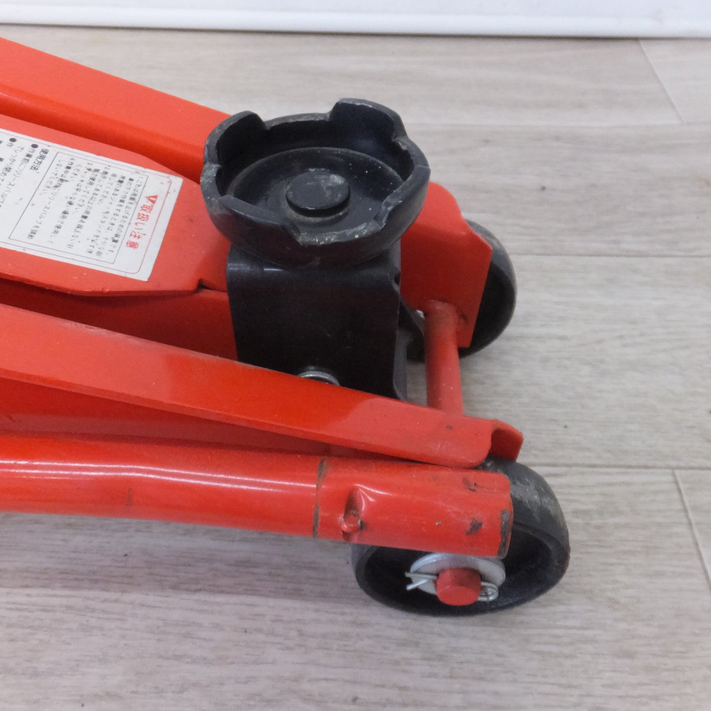 [送料無料] ★大自工業 メルテック Meltec 2t 油圧フロアジャッキ F-26 F-47　最大荷重 200kg　最縮長 133mm 最伸長 387mm★
