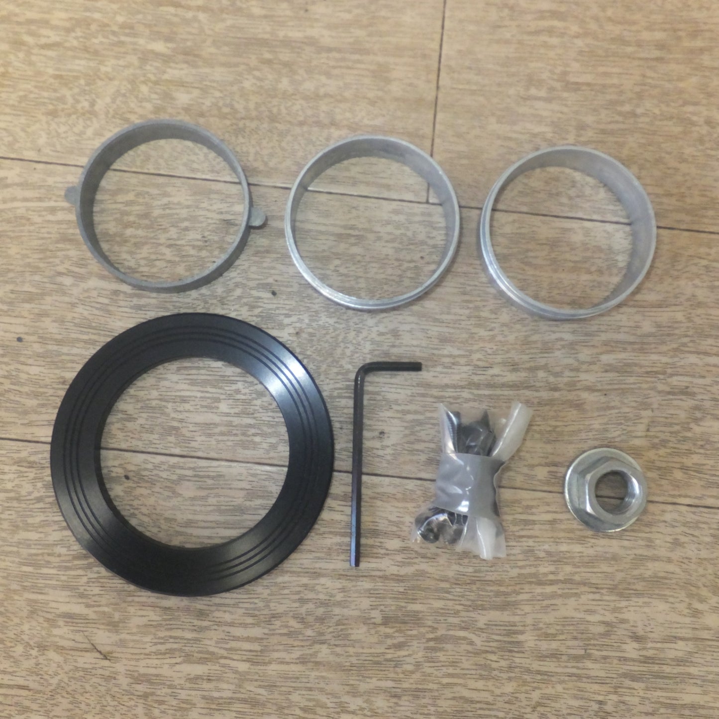 [送料無料] キレイ★ワークスベル Works Bell アルミニウムBOSS 631(ニッサン) 車検対応 エアバッグ対応★