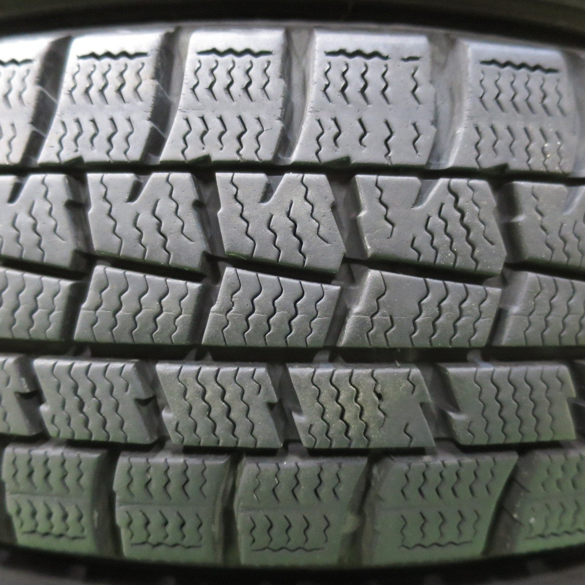 バリ溝！キレイ！8.5分★スタッドレス 155/65R14 ダンロップ ウインターマックス WM01 MANARAY SPORT マナレイスポーツ 14インチ PCD100/4H★5012209イス