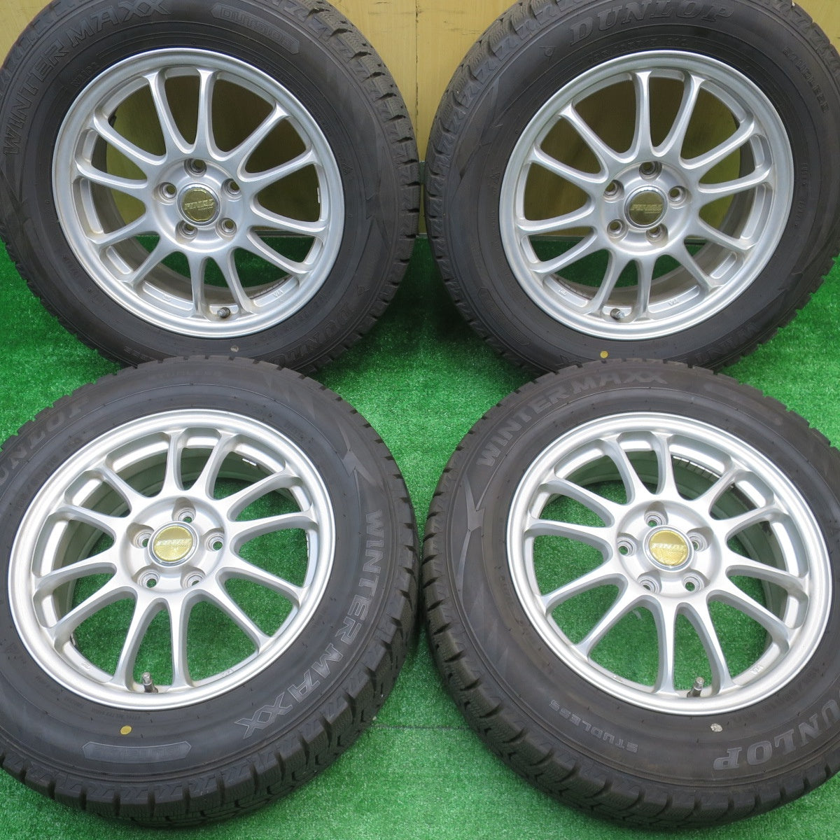 バリ溝！21年！キレイ！9.5分★プリウス 等 195/65R15 スタッドレス ダンロップ ウインターマックス WM02 FINAL MIND ファイナルマインド 15インチ PCD100/5H★5101405NJス