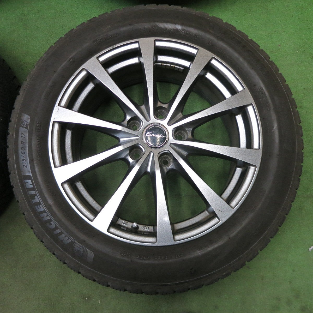 キレイ！22年★スタッドレス 215/60R17 ミシュラン X-ICE SNOW Exceeder エクシーダー 17インチ PCD114.3/5H★6012808ナス