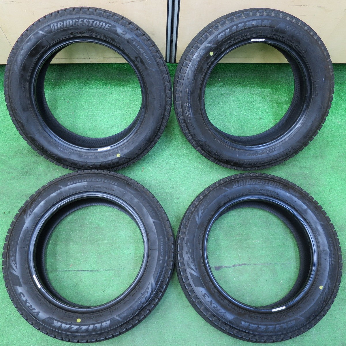 *送料無料* バリ溝！22年！8.5分★スタッドレス 155/65R14 ブリヂストン ブリザック VRX3 タイヤ 14インチ N-WGN パレット AZワゴン ラパン等★4060501イスタ