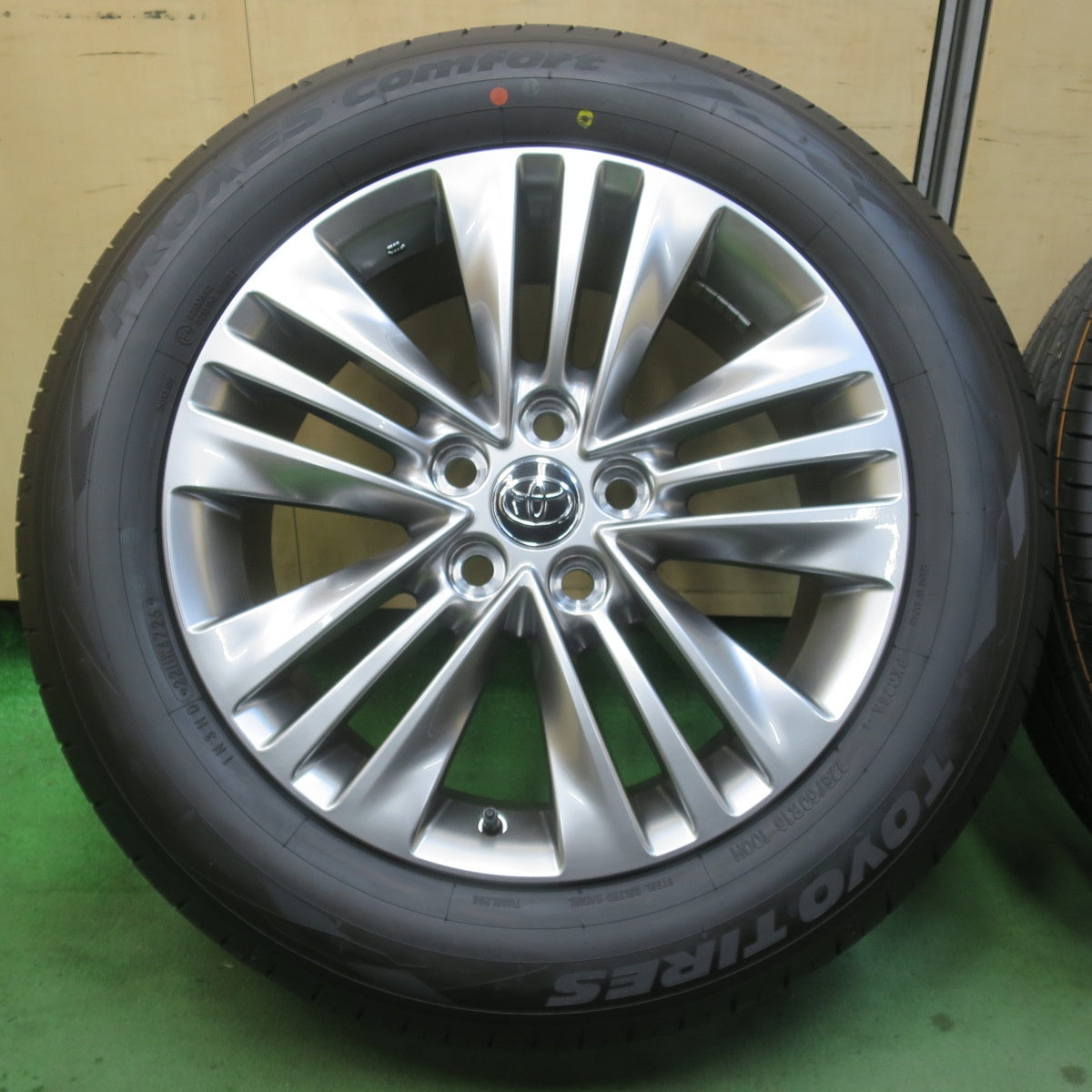 新車外し！25年★トヨタ 40系 アルファード ヴェルファイア 純正 225/60R18 トーヨー プロクセス Comfort コンフォート 18インチ PCD120/5H★6011501イノ
