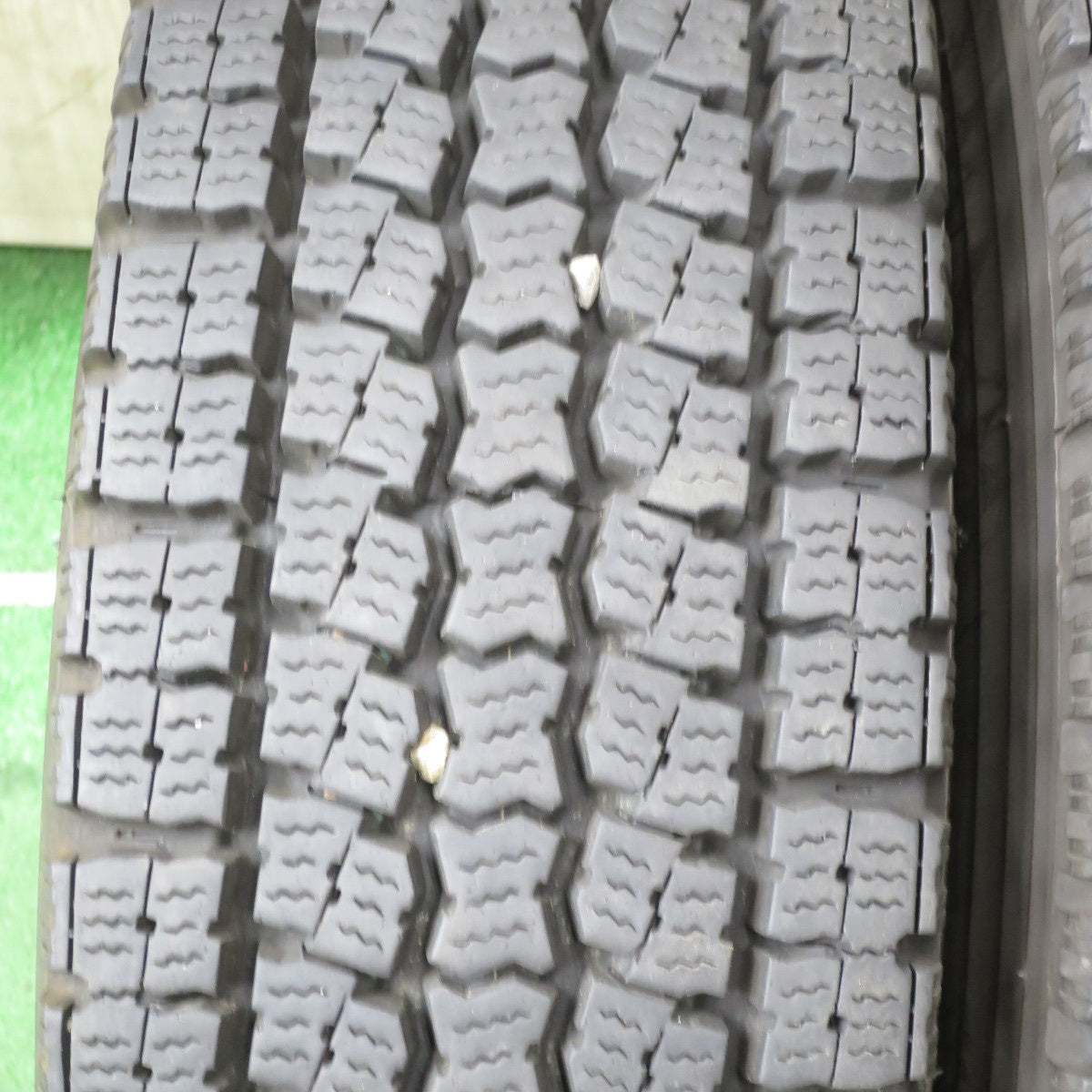 *送料無料* バリ溝！9分★トラック タイヤ 225/80R17.5 123/122L スタッドレス トーヨー M919 17.5インチ★4052804クスタ